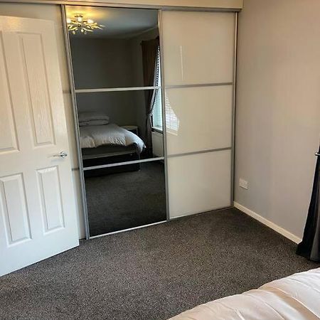 Garland Way 2 Bed House Sheffield Free Parking 5 Min From M1 Villa Mosborough Bagian luar foto